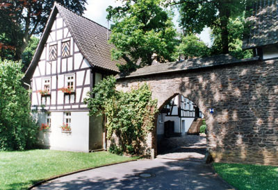 Eingang Schloss Schönstein